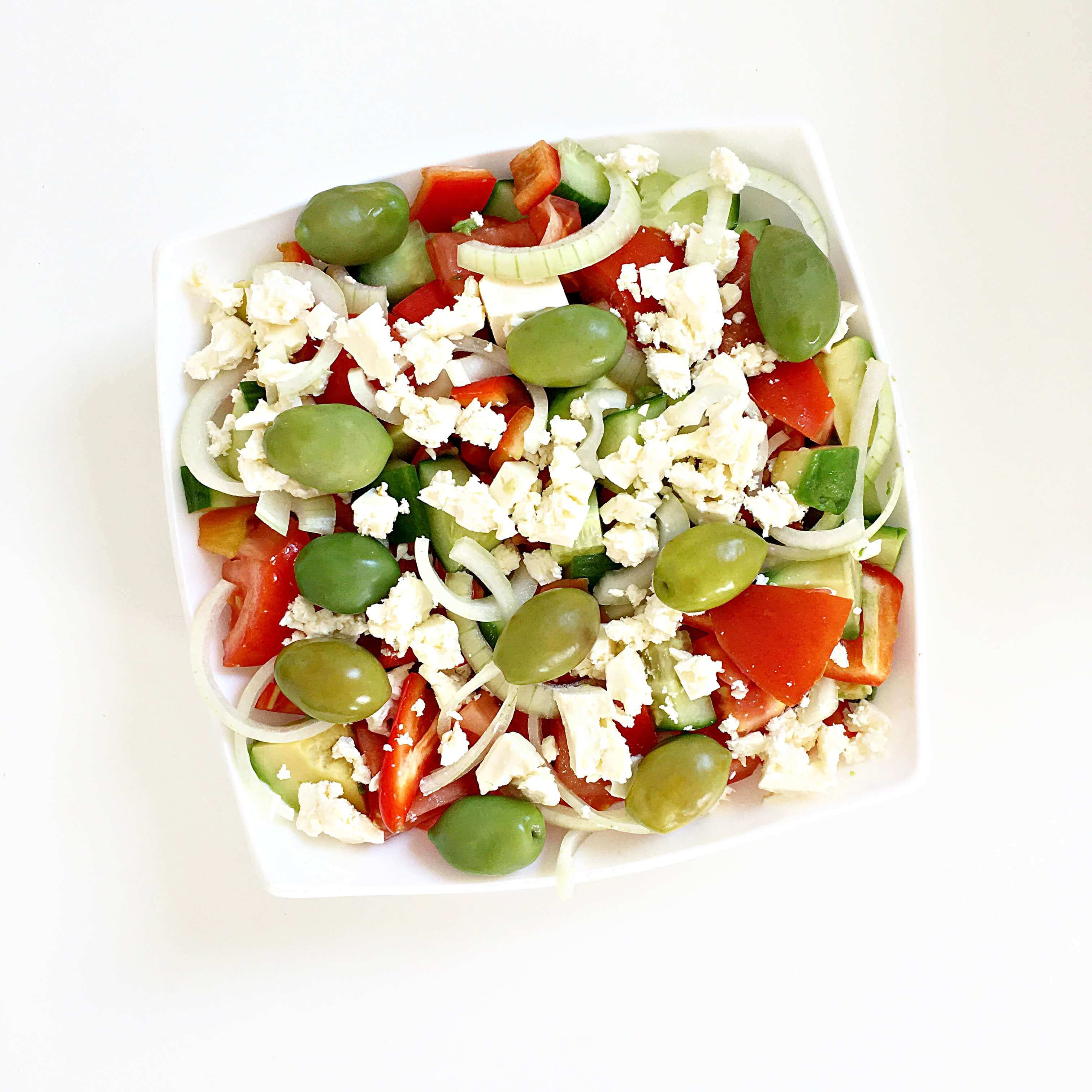 griechischer-salat-gesund-einfach-lecker-feta